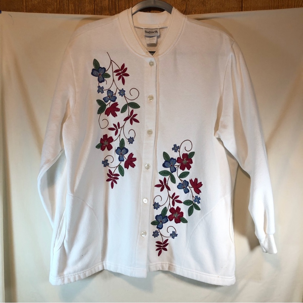 Bon Worth White floral embroidery button down  sweatshirt w/pockets M petite